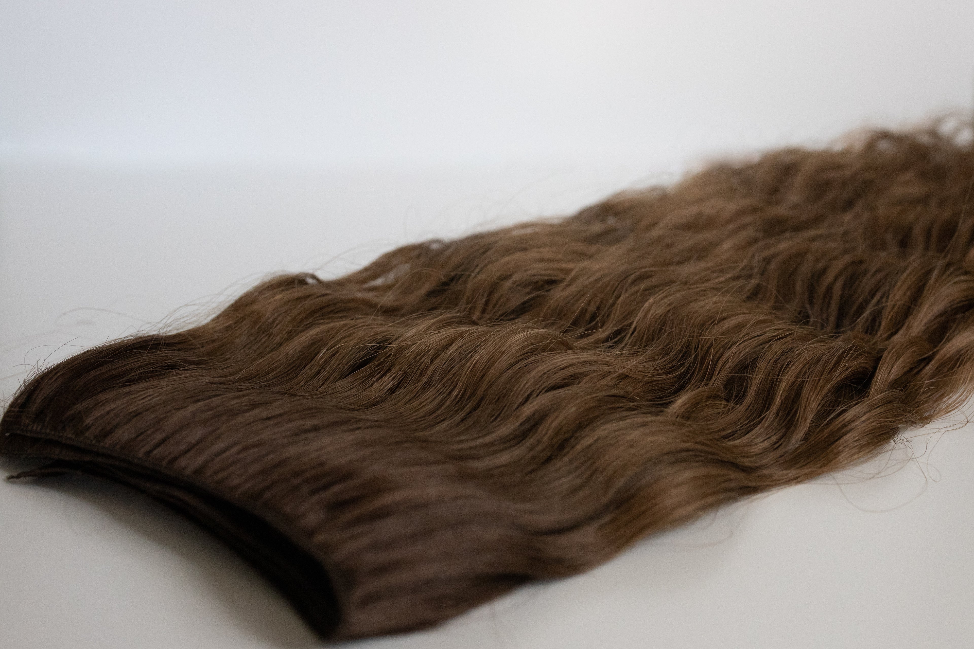 Beach Wave Hand Tied Weft - 8N (Neutral Light Brown)